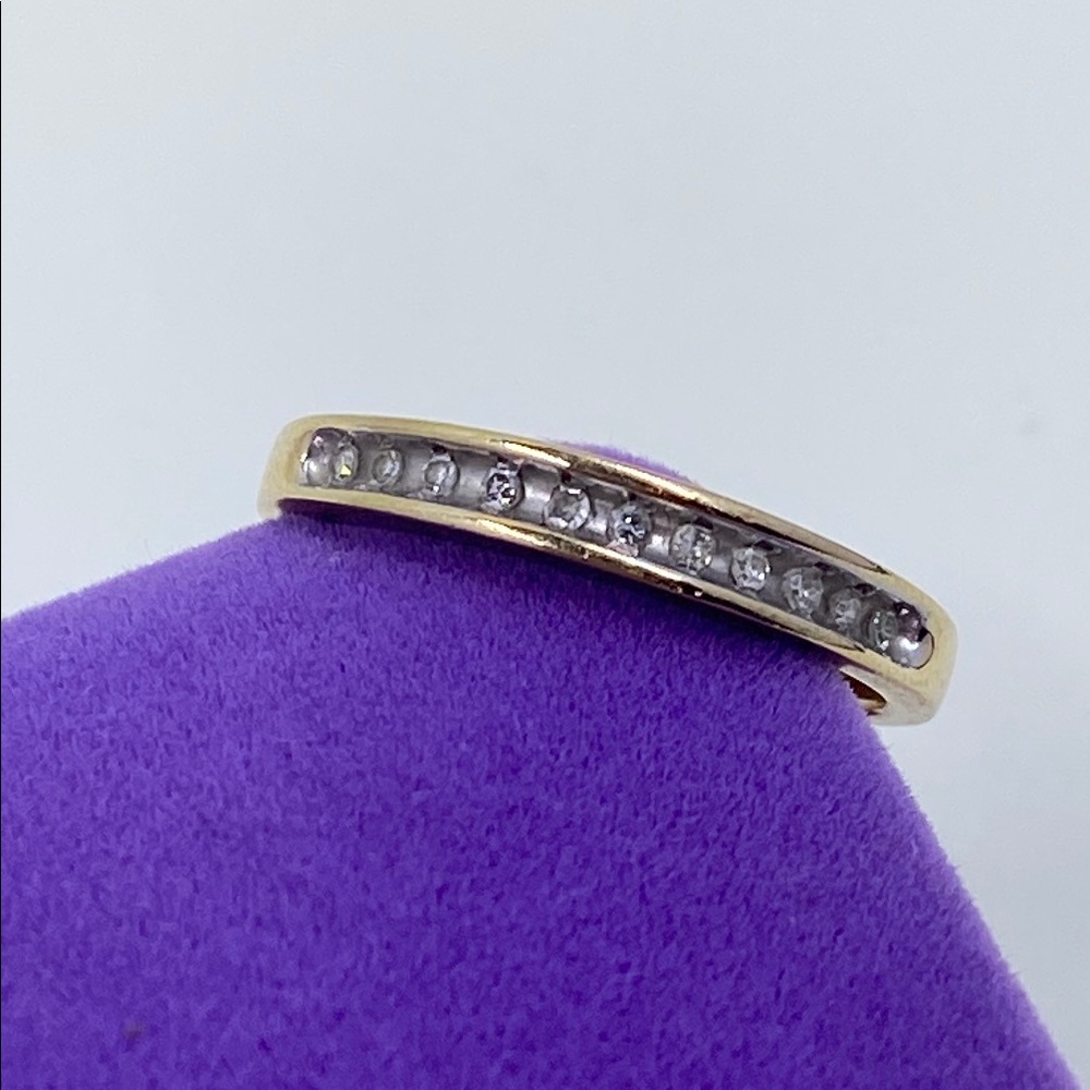 💛 Classic 10k Gold 11 Diamond Band Ring